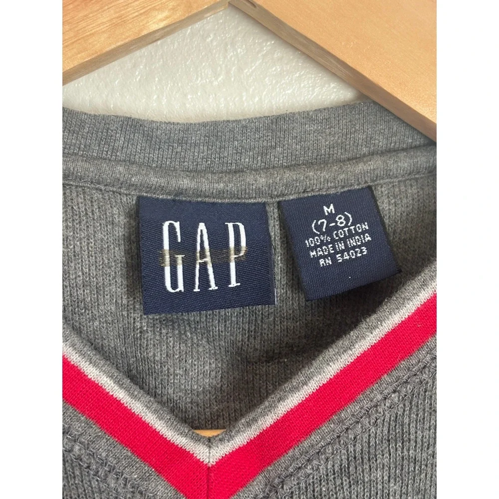 VTG Gap Kids Grey Cotton V-Neck Sweater Red Trim Size M 7-8 Ribbed Knit Pullover